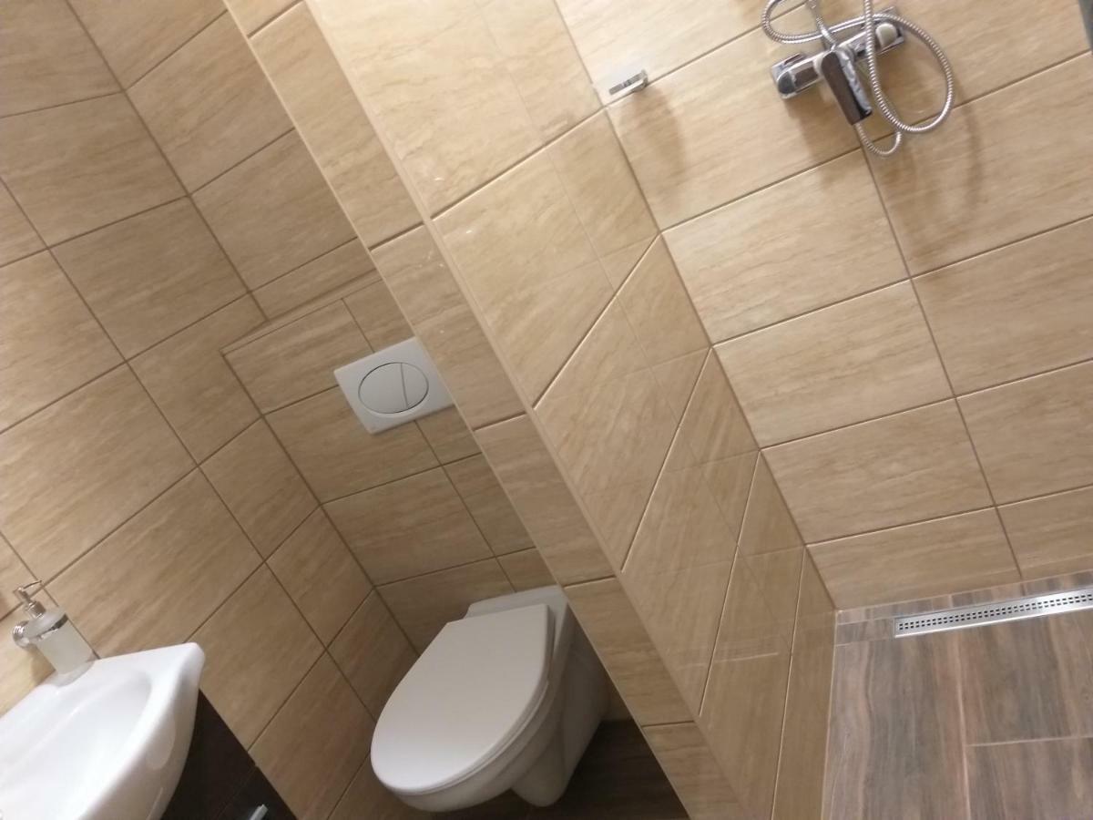 Bed & Breakfast M7 Galéria Panzió