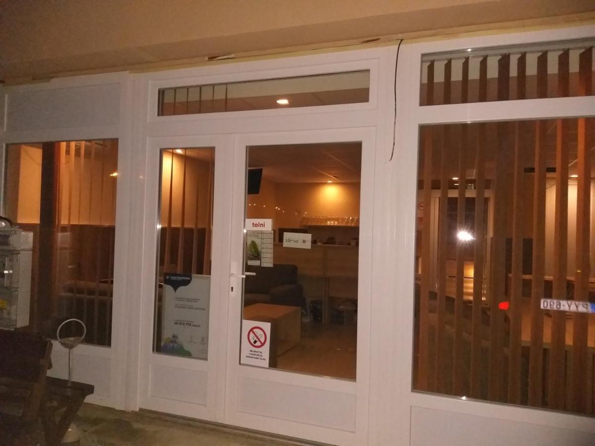 M7 Galéria Panzió Couette-café *